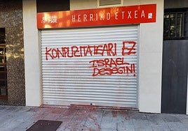 Segunda pintada contra Israel en la sede del PSE-EE de Tolosa en menos de un mes