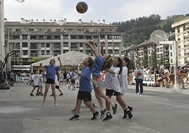 Los torneo estival e invernal de tres contra tres comparte objetivos promocionales con 'saski eskola'.