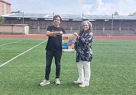 Niko Bengoetxea, técnico de sostenibilidad, y Yolanda Martín, concejal de medioambiente