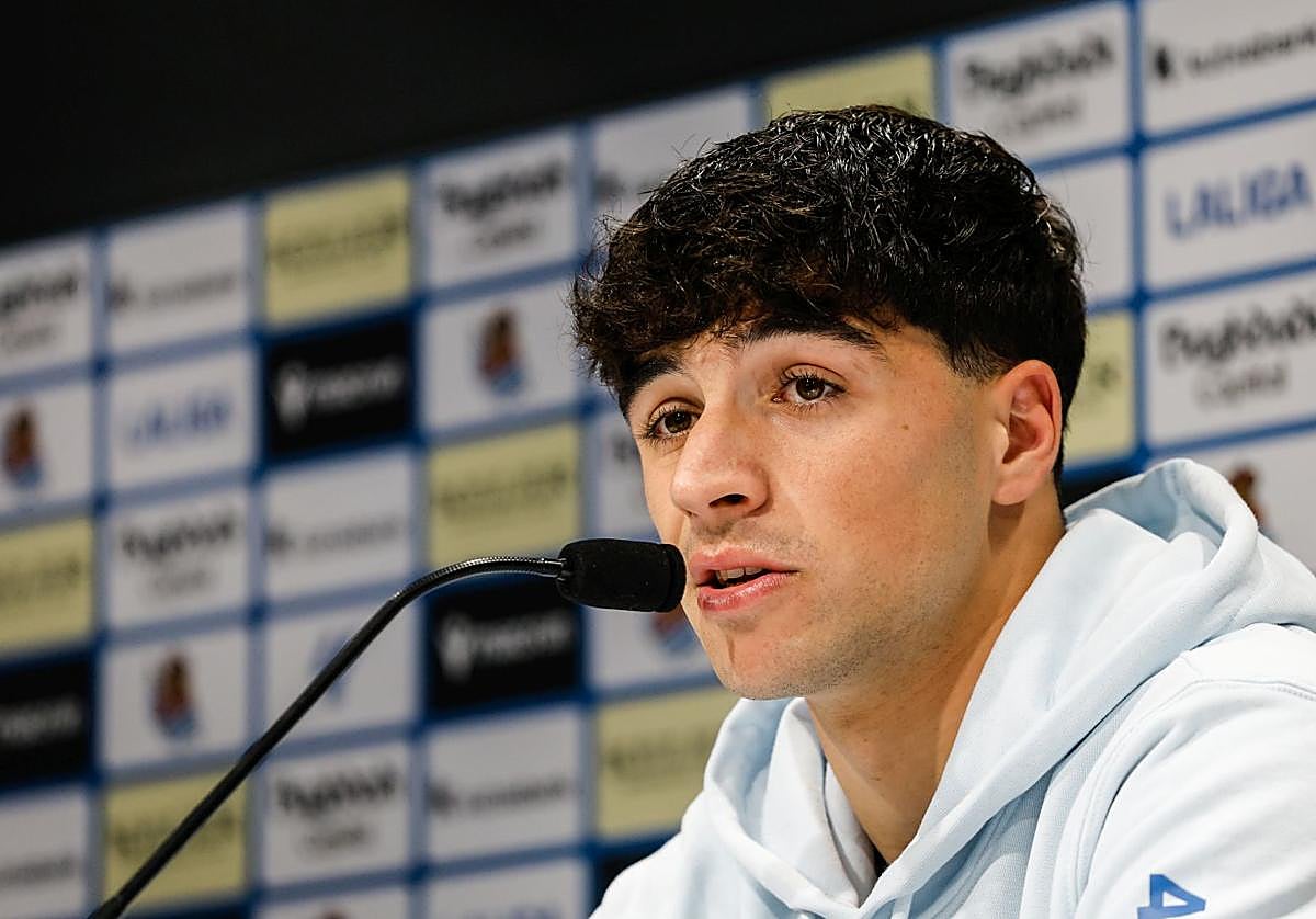 Jon Martín, en su rueda de prensa de este martes en Zubieta