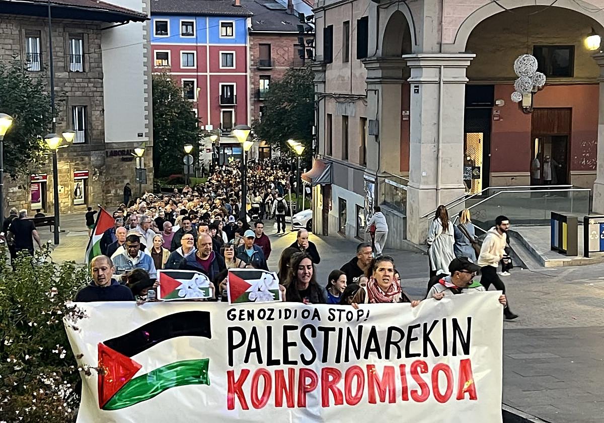 Manifestación convocada por Gernika-Palestina a las siete y media de la tarde, en Urretxu y Zumarraga.