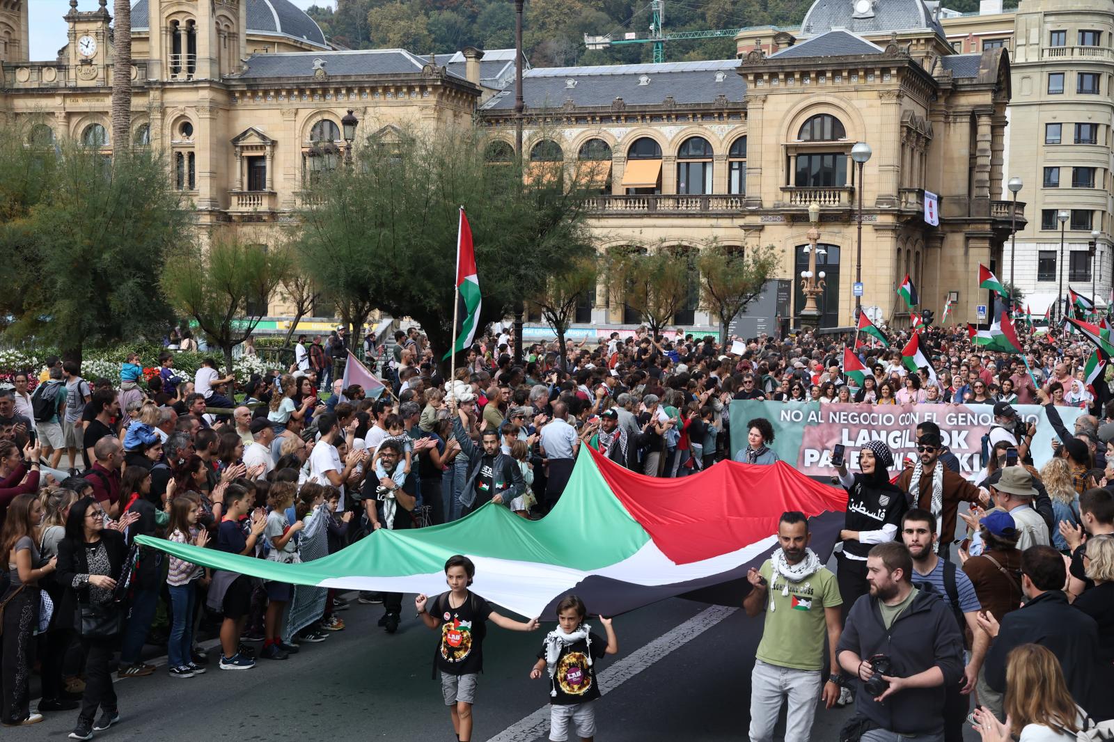 Manifestación en Donostia en apoyo a Palestina