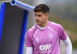 Marco Moreno, defensa central del Eibar, este miércoles durante la sesión de entrenamiento en Areitio previa al partido en Las Palmas.