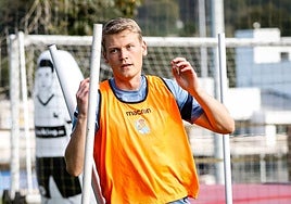 Óskarsson, durante el entrenamiento del miércoles antes de recaer de su lesión