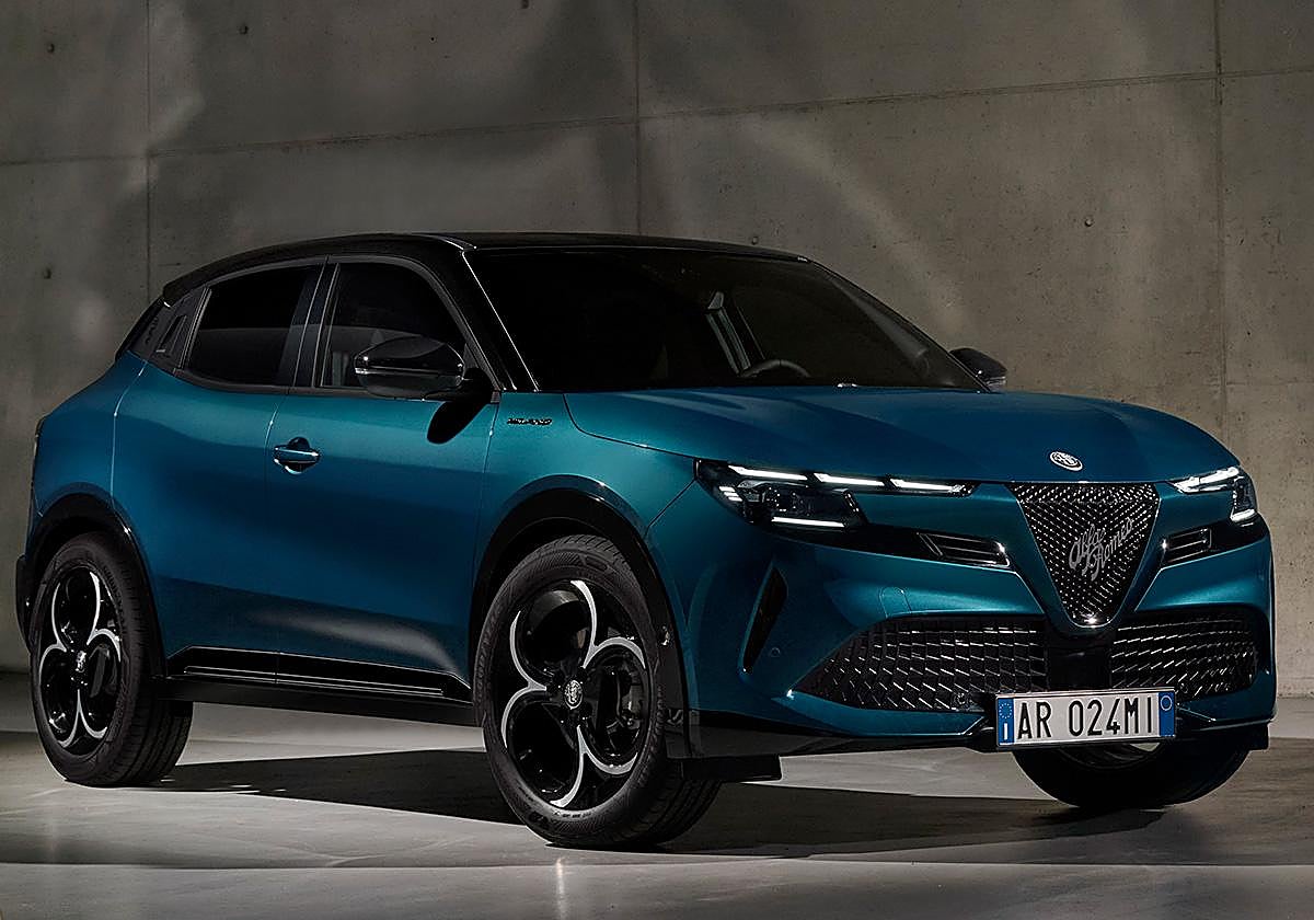 Sin duda, el frontal de este modelo presenta una personalidad absoluta, con una calandra de gran tamaño y firma óptica con personalidad