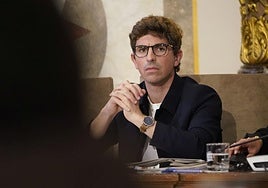 Jon Insausti, durante el pleno de Política General este jueves.