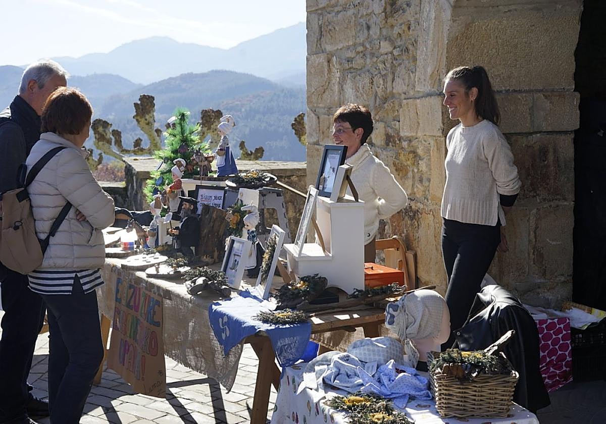 Iaz Errezil Sagar azokan eskainitako produktuak eta antzekoak plazaratuko dituzte bihar.