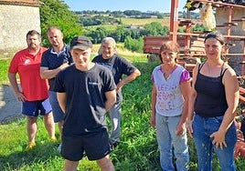 Lucas Wafflart, junto a algunos miembros de su familia.