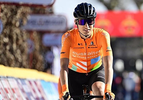 Unai Zubeldia, con el maillot del Euskaltel, el único que ha lucido en sus dos campañas como profesional.