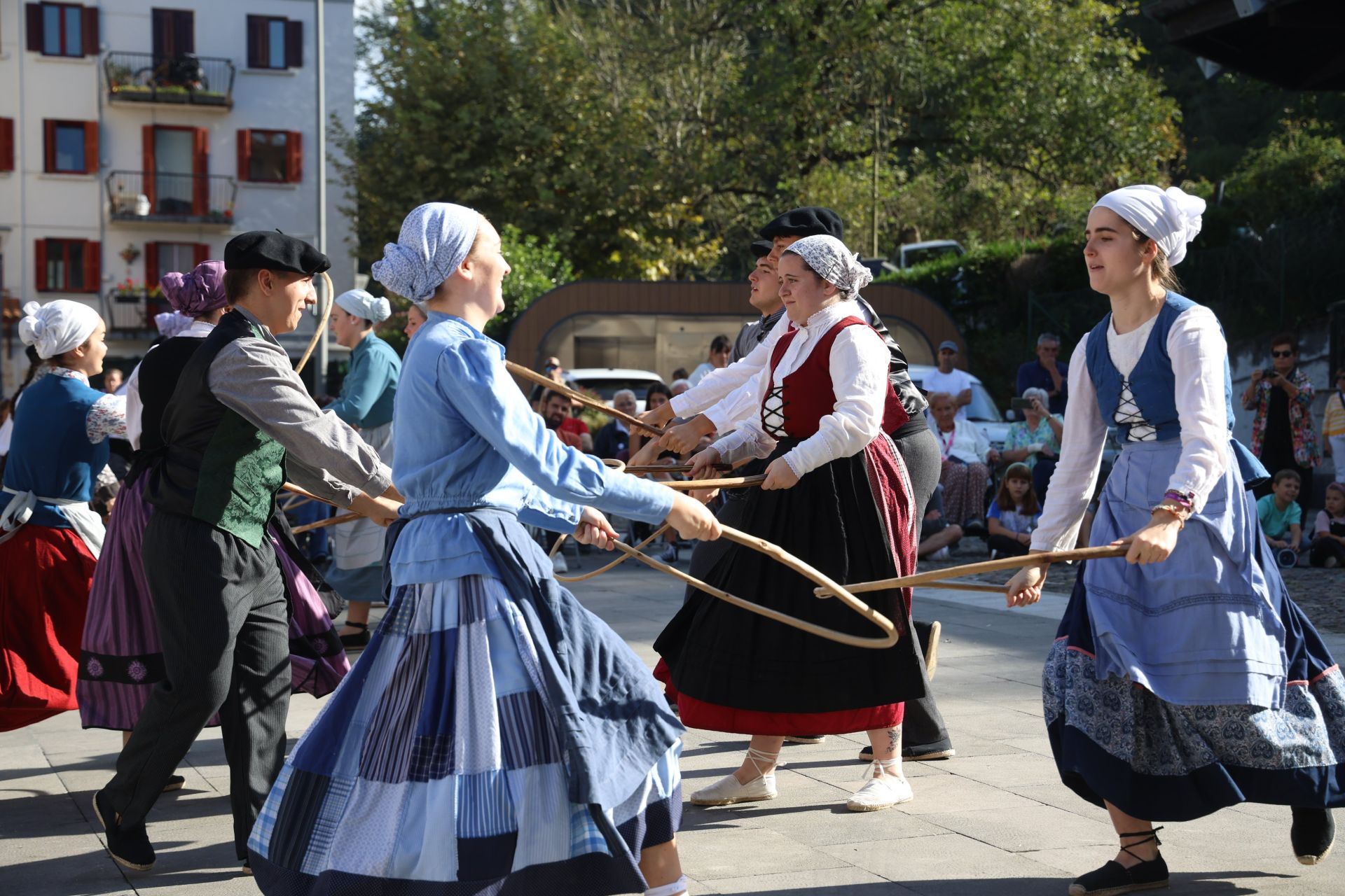 Astigarraga pone la guinda a la Kultur Astea con cien dantzaris