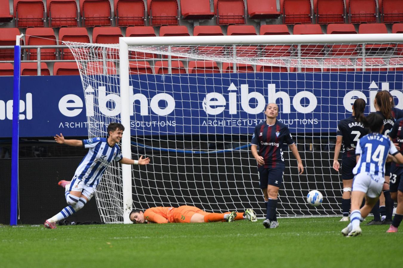 Exhibición de la Real en el derbi