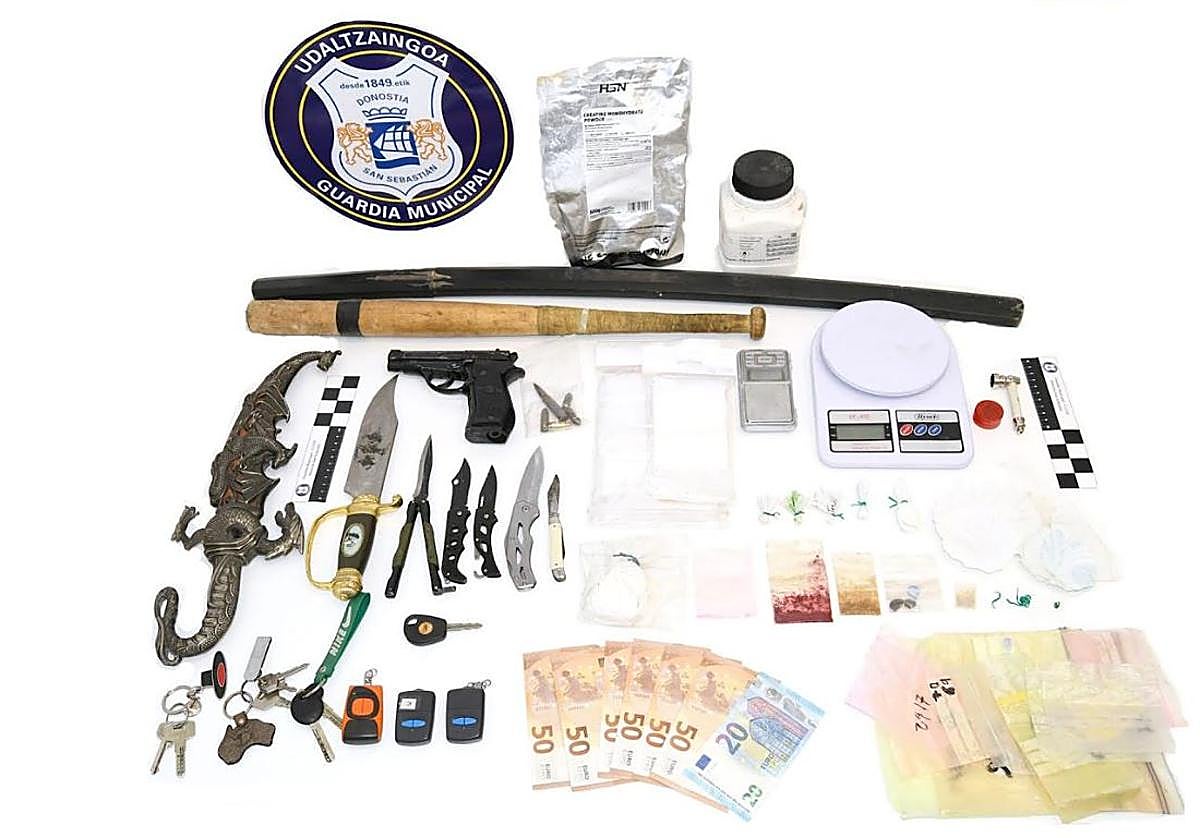 Material incautado al detenido,