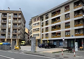 Vista de Gudarien Plaza y los edificios colindantes.