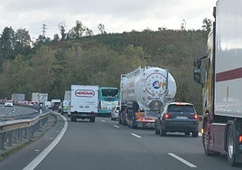 Retenciones en la AP-8 en Zestoa esta mañana