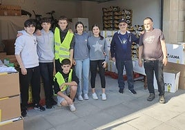 El voluntariado es esencial, tanto en los supermercados como en las labores de clasificación y empaquetado.