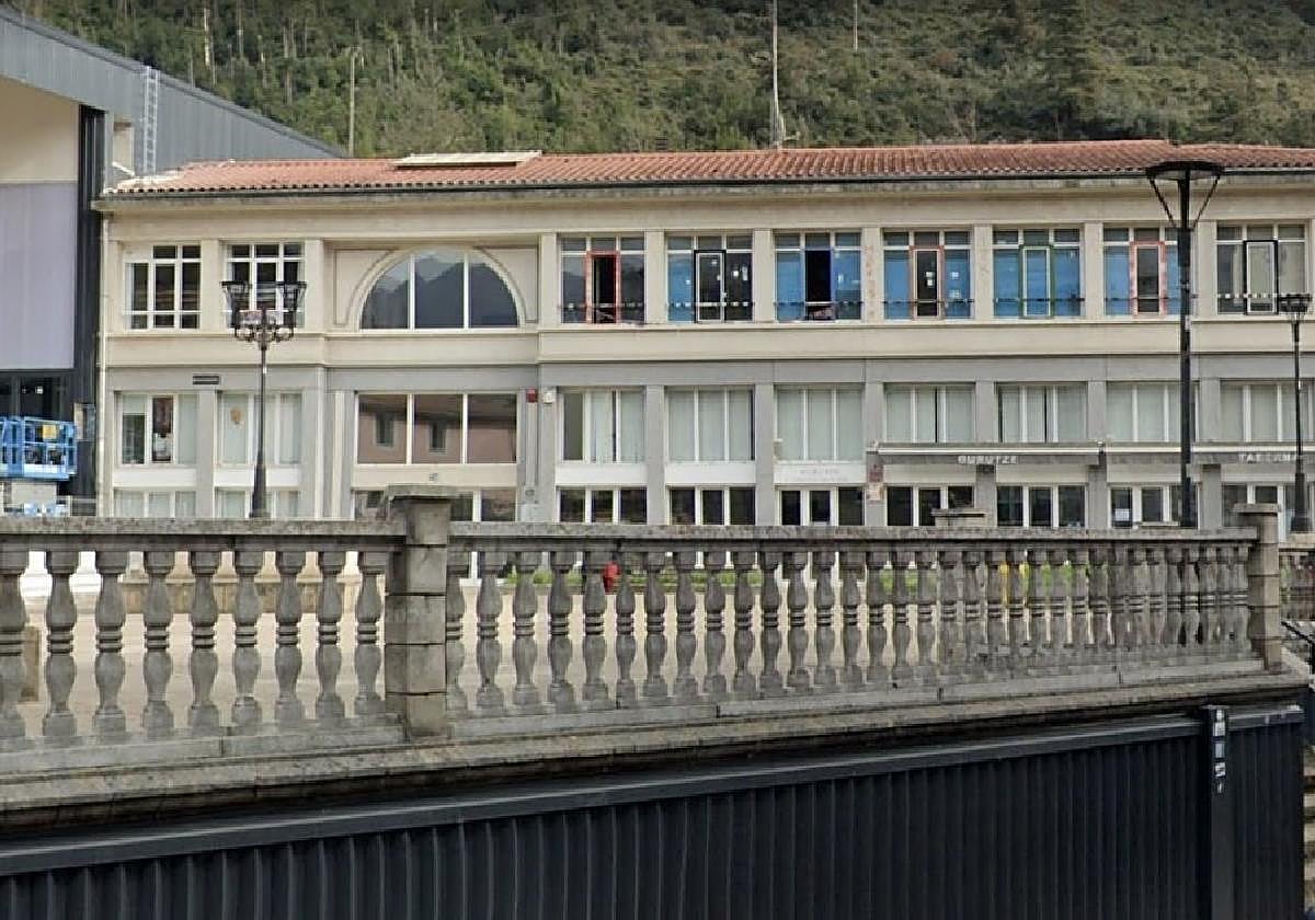 Hausnarketaren abiapuntua Zestoako kultur etxearen egoera izango da.