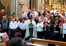 Domingo tolosarra en Viana. El coro parroquial llevó nuestras canciones y nuestro ambiente a la localidad navarra.