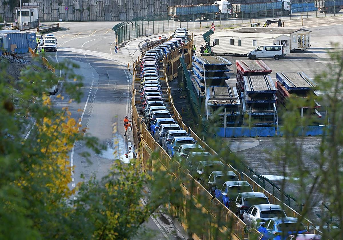 Trabajos para el movimiento de vehículos en el Puerto de Pasaia.