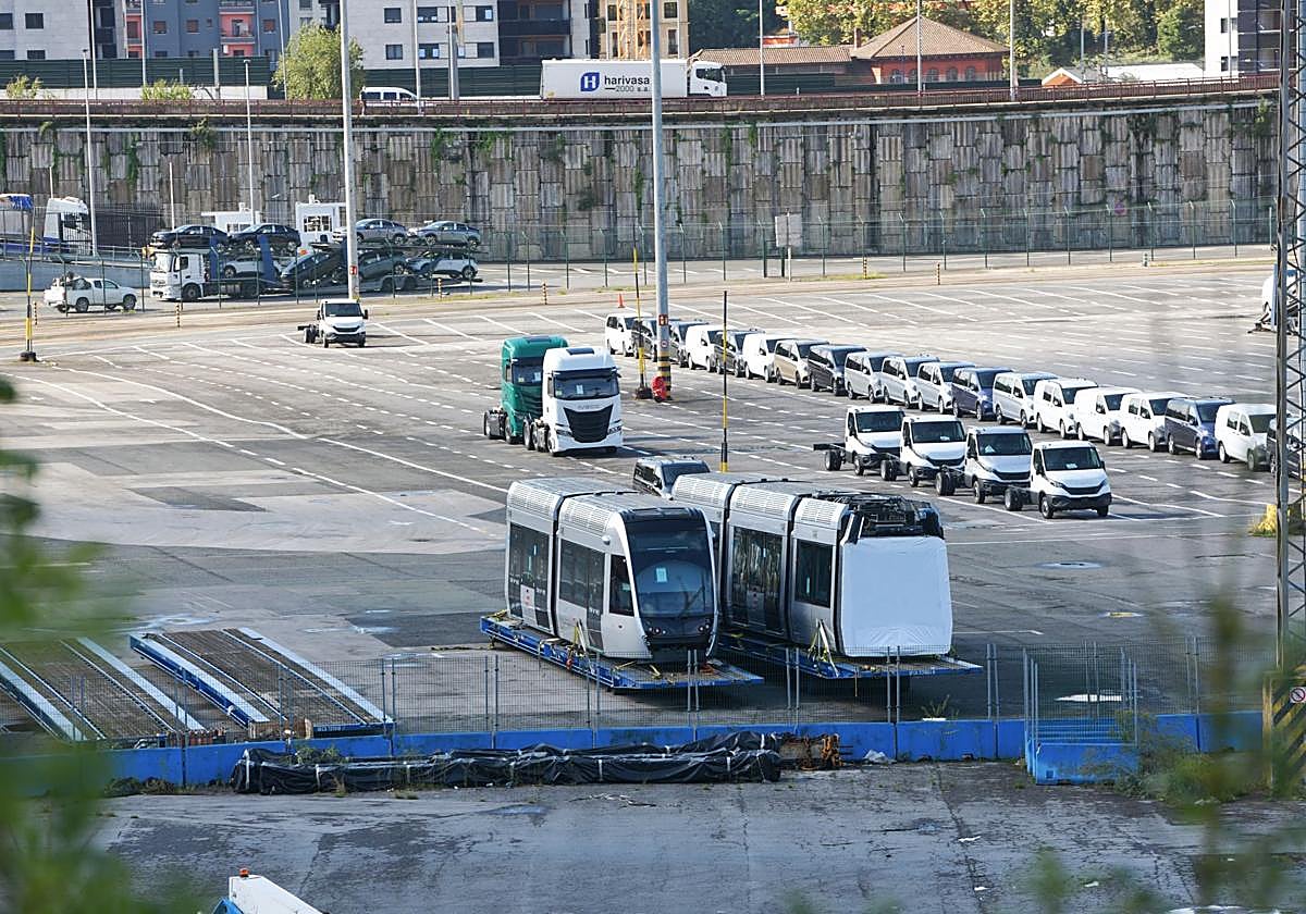 Trabajos para el transporte de vehículos ferroviarios en el Puerto de Pasaia.