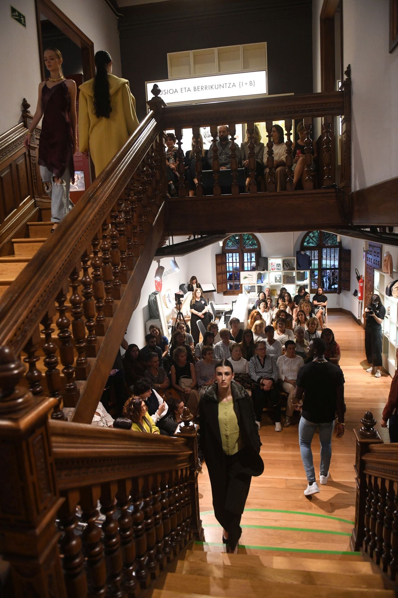 Fashion show en el Laboratorium Museoa de Bergara