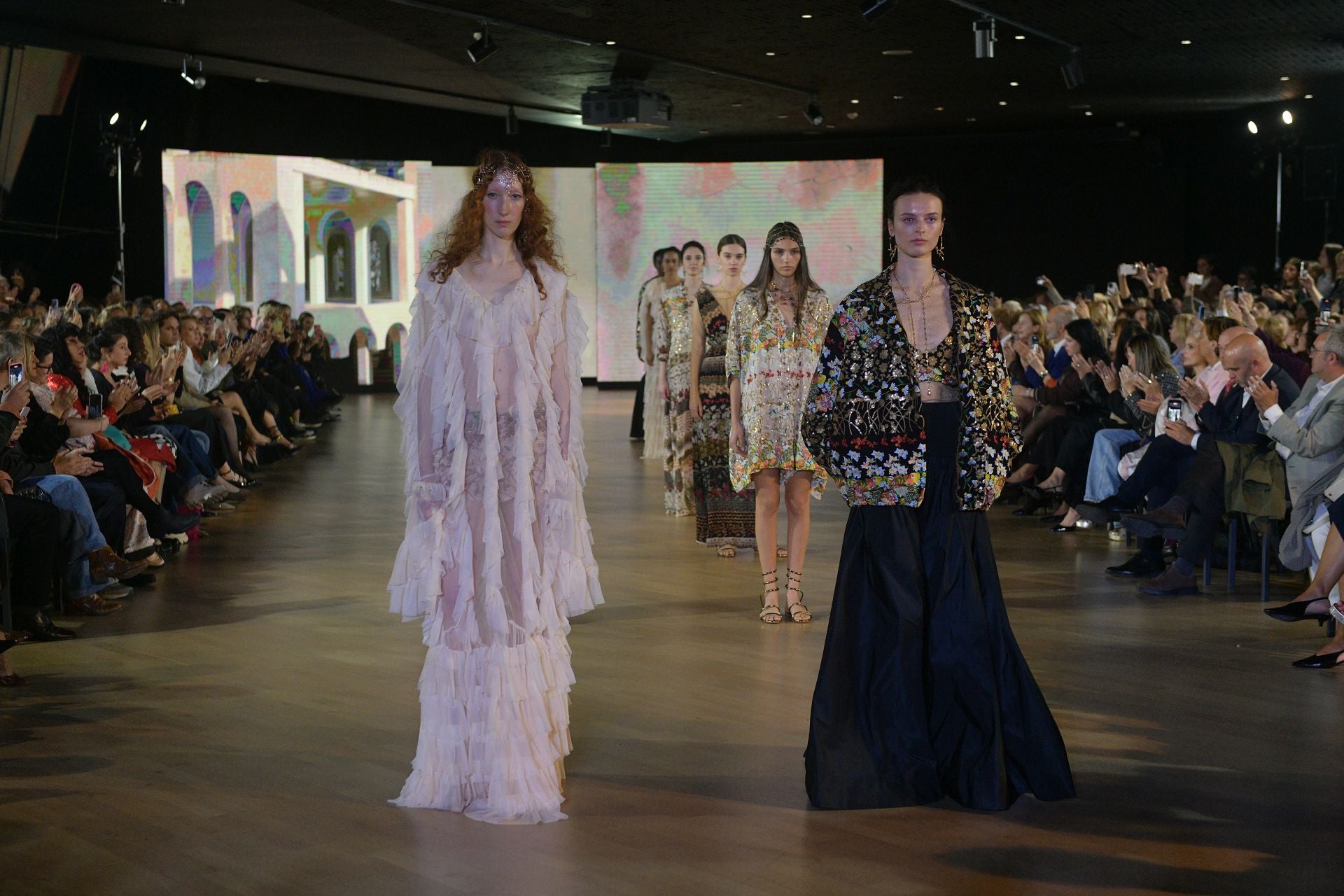 Desfile de Ailanto y CLARO Couture en el Museo Balenciaga