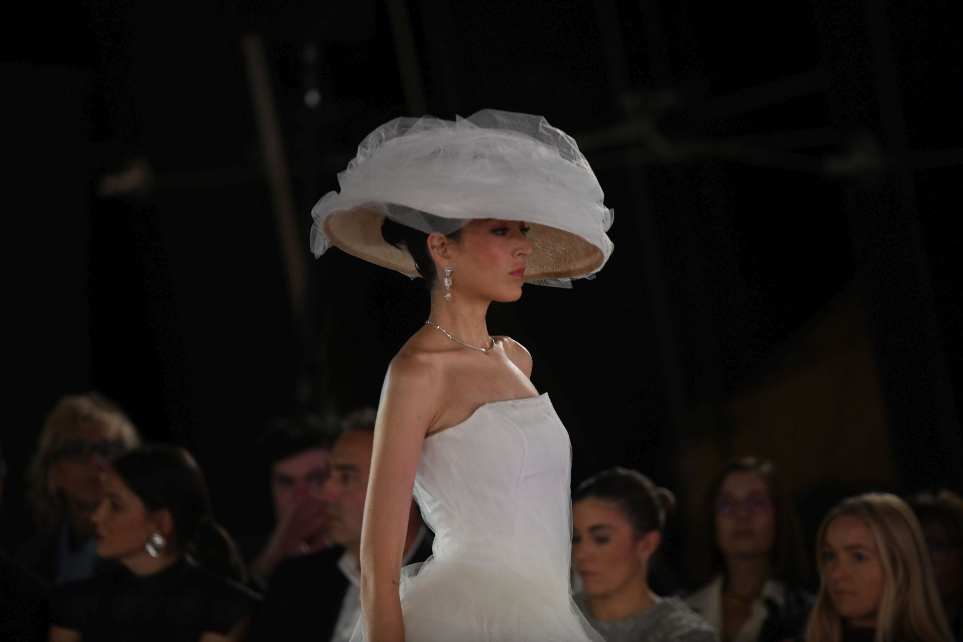 Desfile de Ailanto y CLARO Couture en el Museo Balenciaga