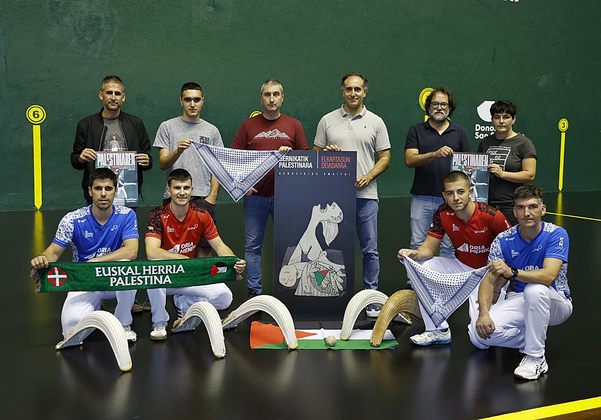 Promotores y remontistas, en la presentación de este jueves en Galarreta.