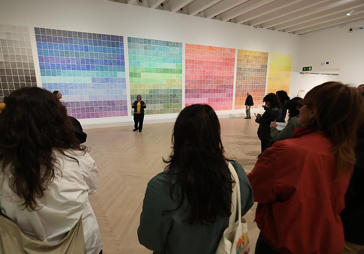 Presentación de la exposición 'Ukitu' en Tabakalera