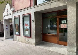 Vista de las carteleras y de la zona de taquilla del Herriko Antzokia.