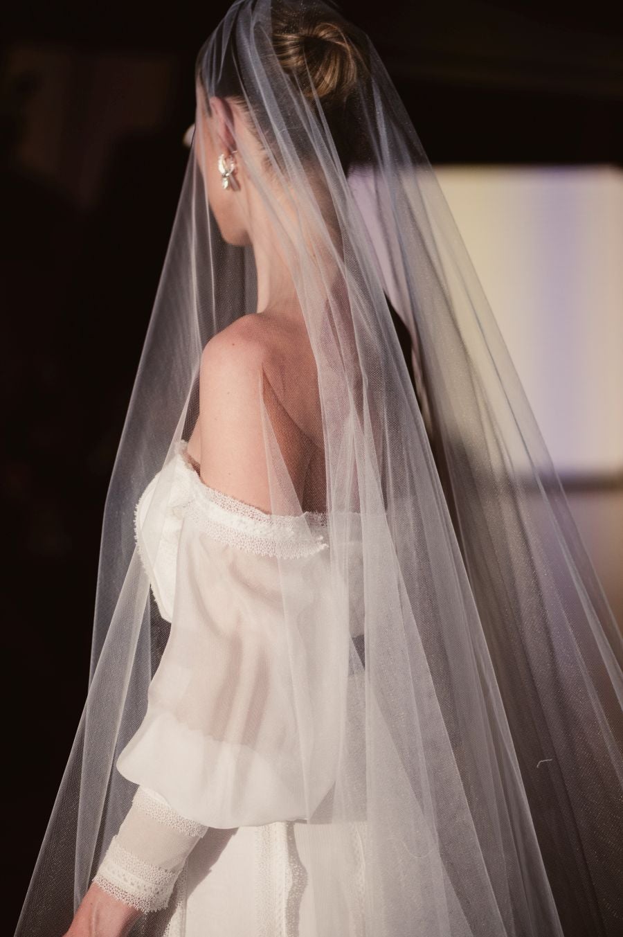 Arquitectura y poesía en el desfile de CLARO Couture