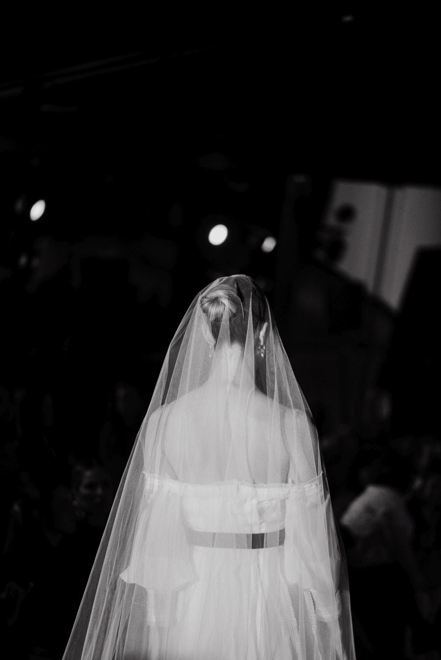 Arquitectura y poesía en el desfile de CLARO Couture