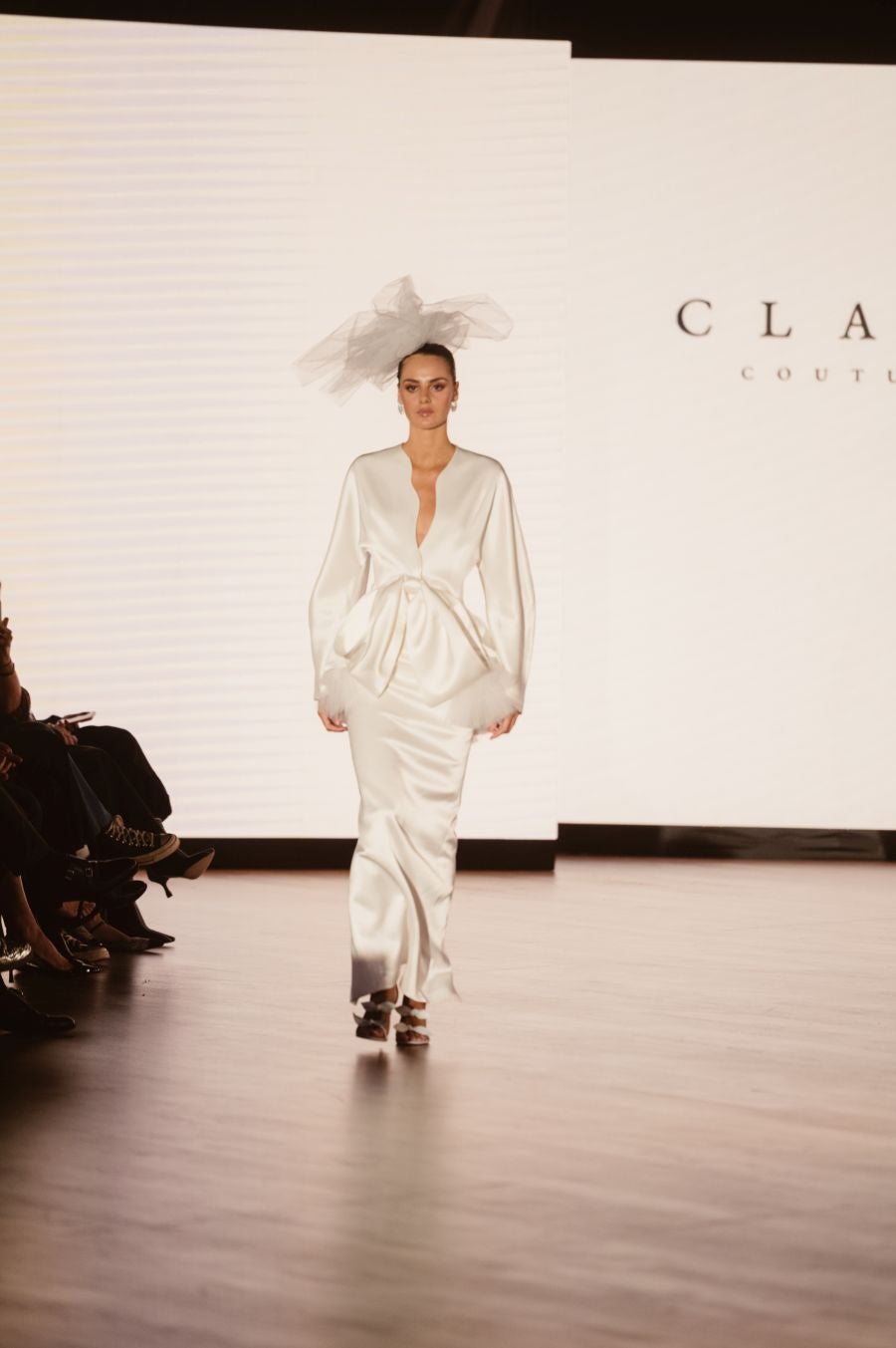 Arquitectura y poesía en el desfile de CLARO Couture