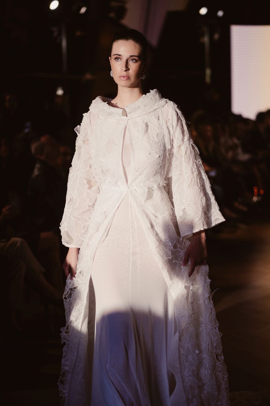 Arquitectura y poesía en el desfile de CLARO Couture