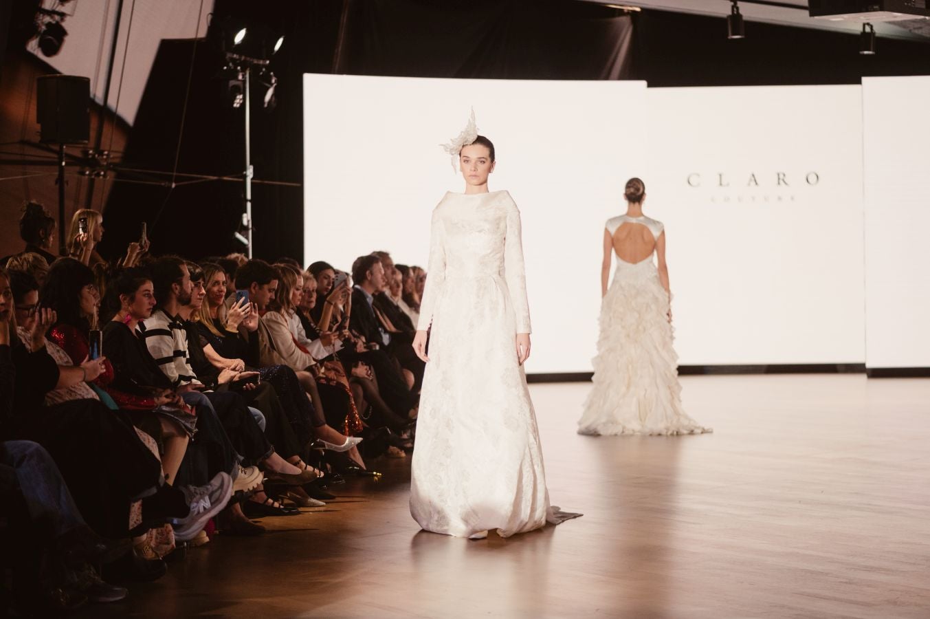 Arquitectura y poesía en el desfile de CLARO Couture