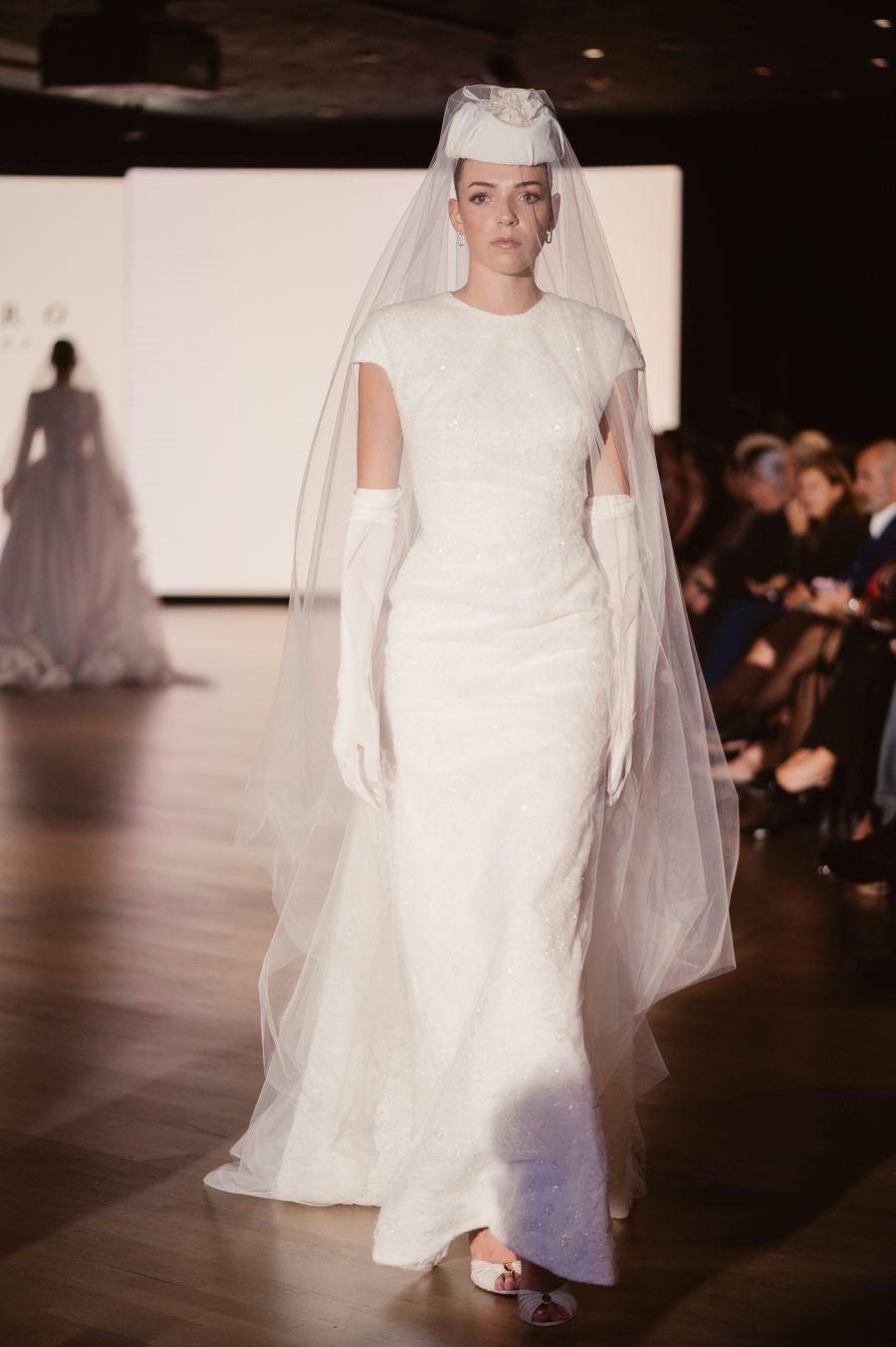 Arquitectura y poesía en el desfile de CLARO Couture