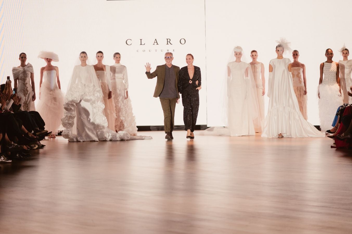 Arquitectura y poesía en el desfile de CLARO Couture