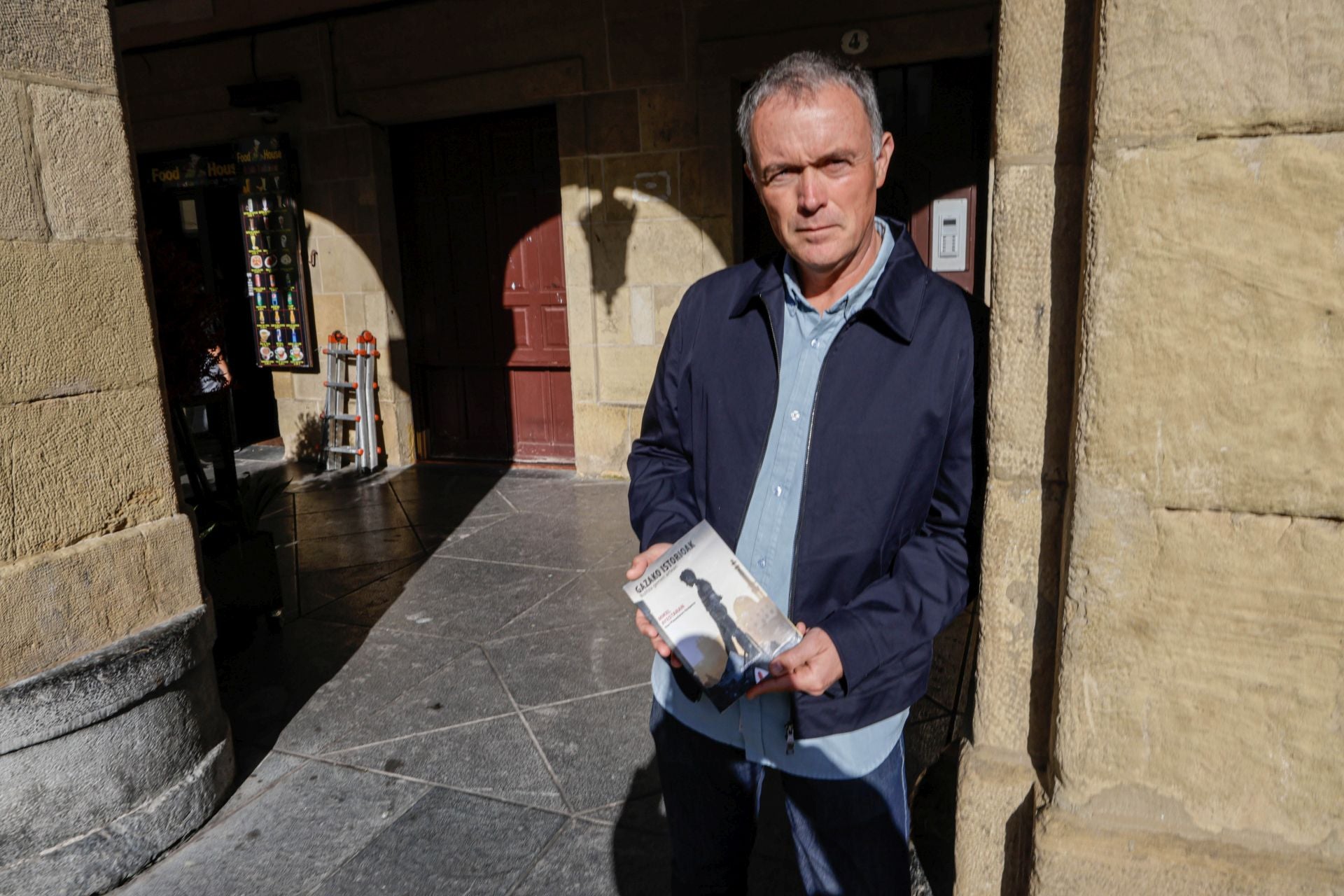 Mikel Ayestaran, ostiral honetan Donostian.