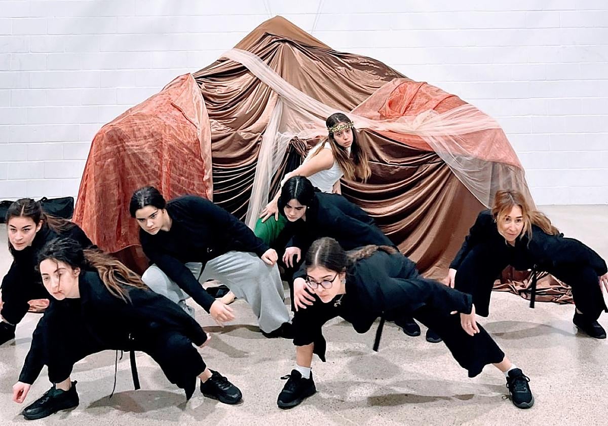 Los cinco ejes argumentales presentarán su propio vestuario diseñado por Arima Proyect.