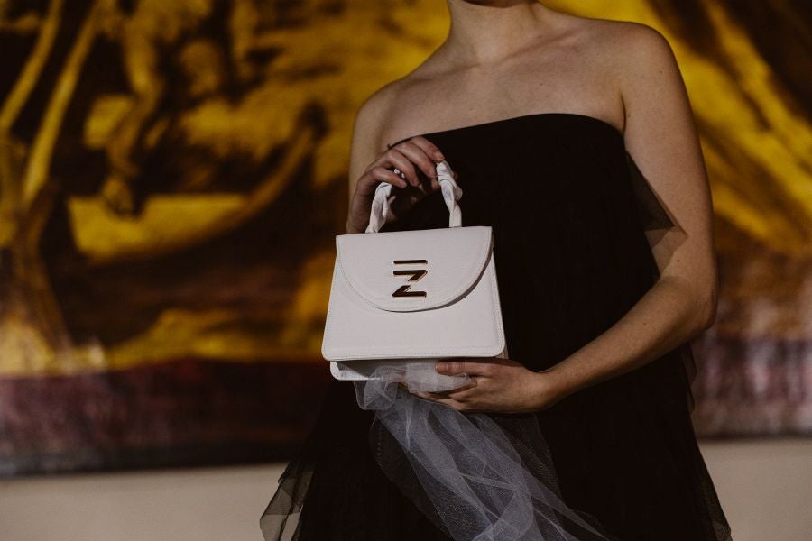 Martha Prada presenta su firma de bolsos Parenzo