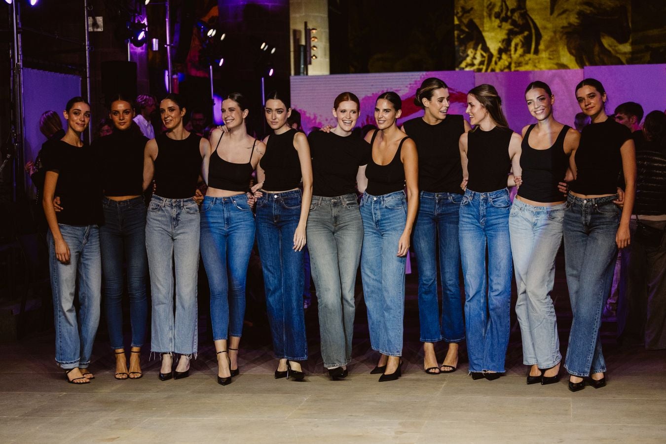 Alicia Rueda luce sus vestidos en San Telmo