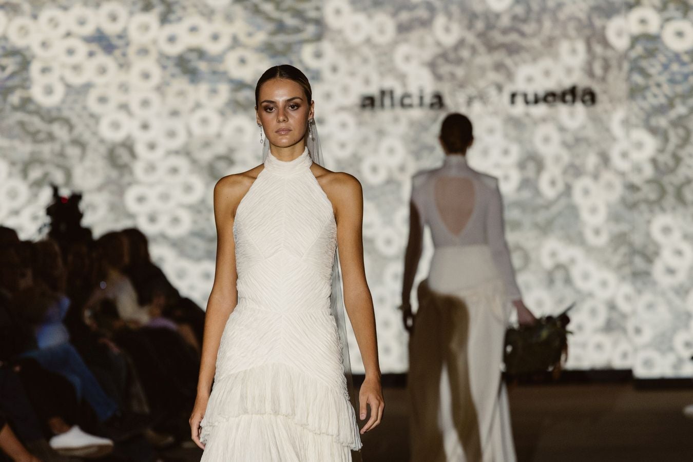 Alicia Rueda luce sus vestidos en San Telmo