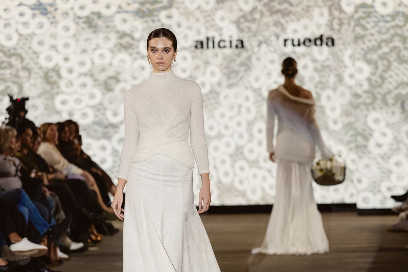 Alicia Rueda luce sus vestidos en San Telmo