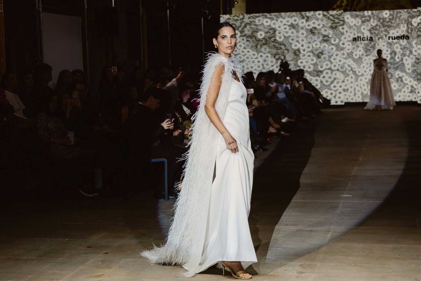 Alicia Rueda luce sus vestidos en San Telmo