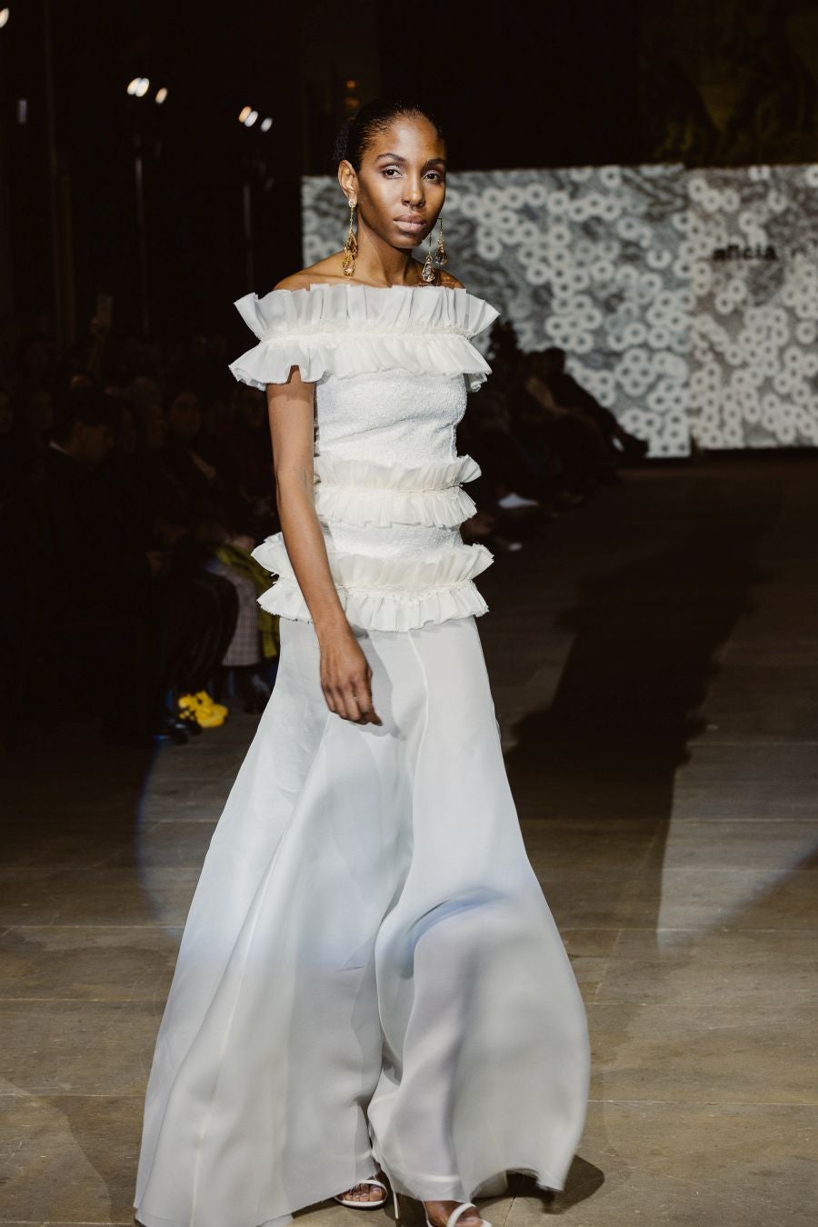 Alicia Rueda luce sus vestidos en San Telmo