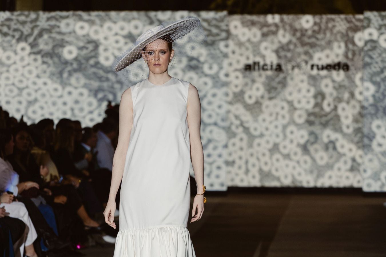 Alicia Rueda luce sus vestidos en San Telmo