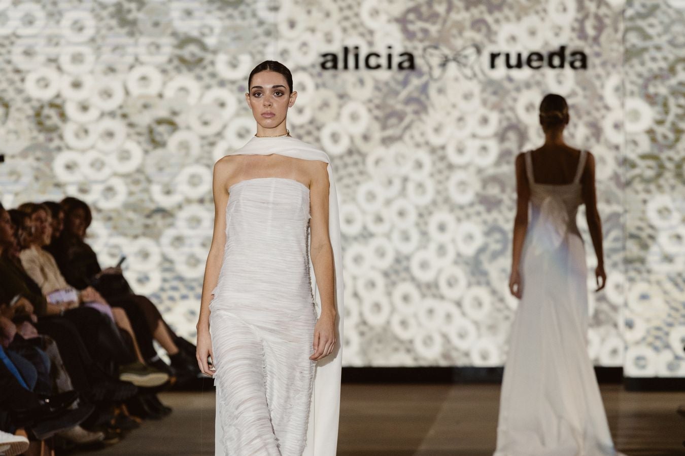 Alicia Rueda luce sus vestidos en San Telmo