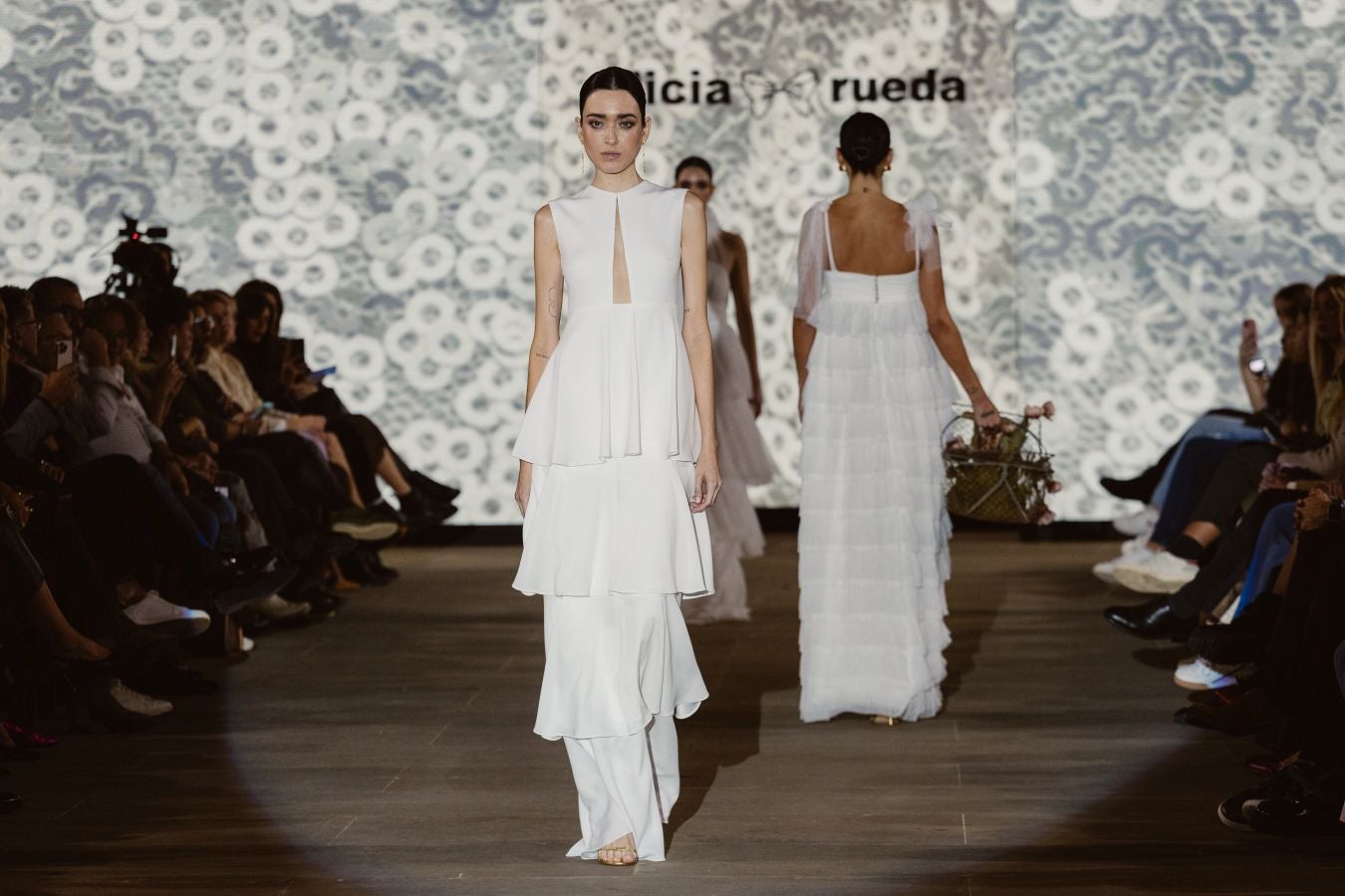 Alicia Rueda luce sus vestidos en San Telmo