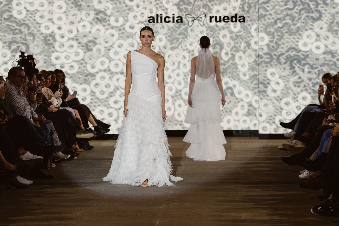 Alicia Rueda luce sus vestidos en San Telmo