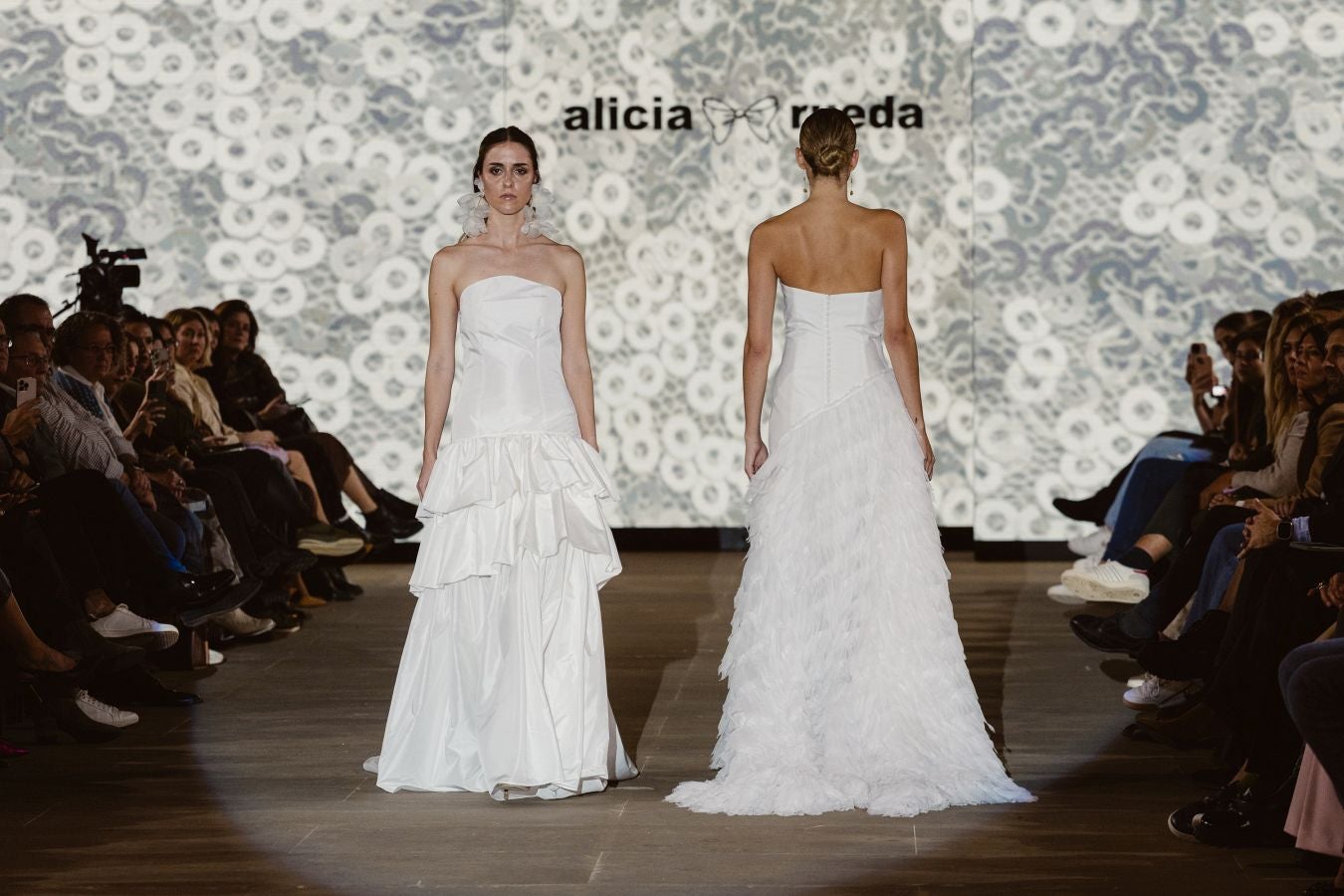 Alicia Rueda luce sus vestidos en San Telmo