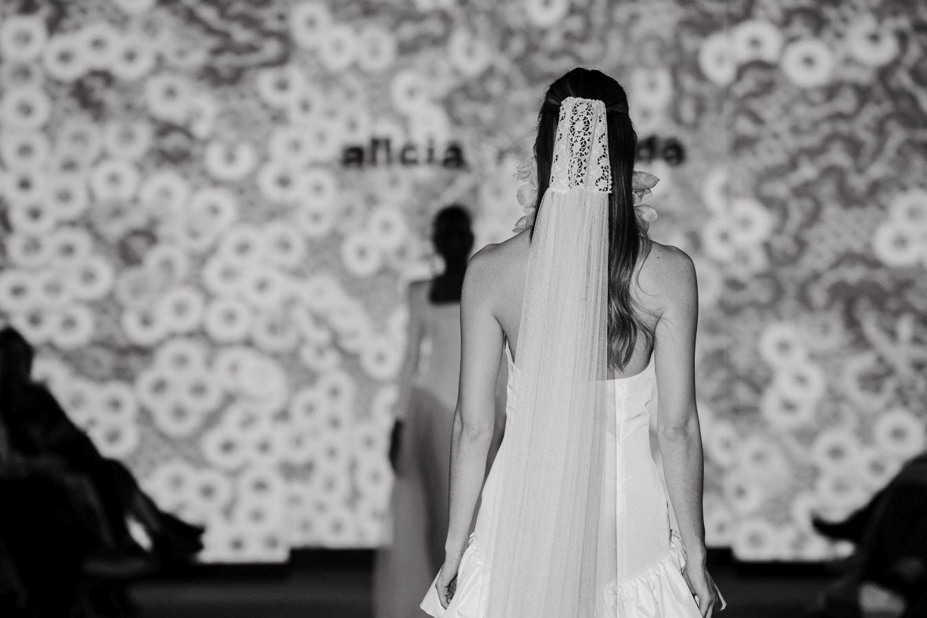 Alicia Rueda luce sus vestidos en San Telmo